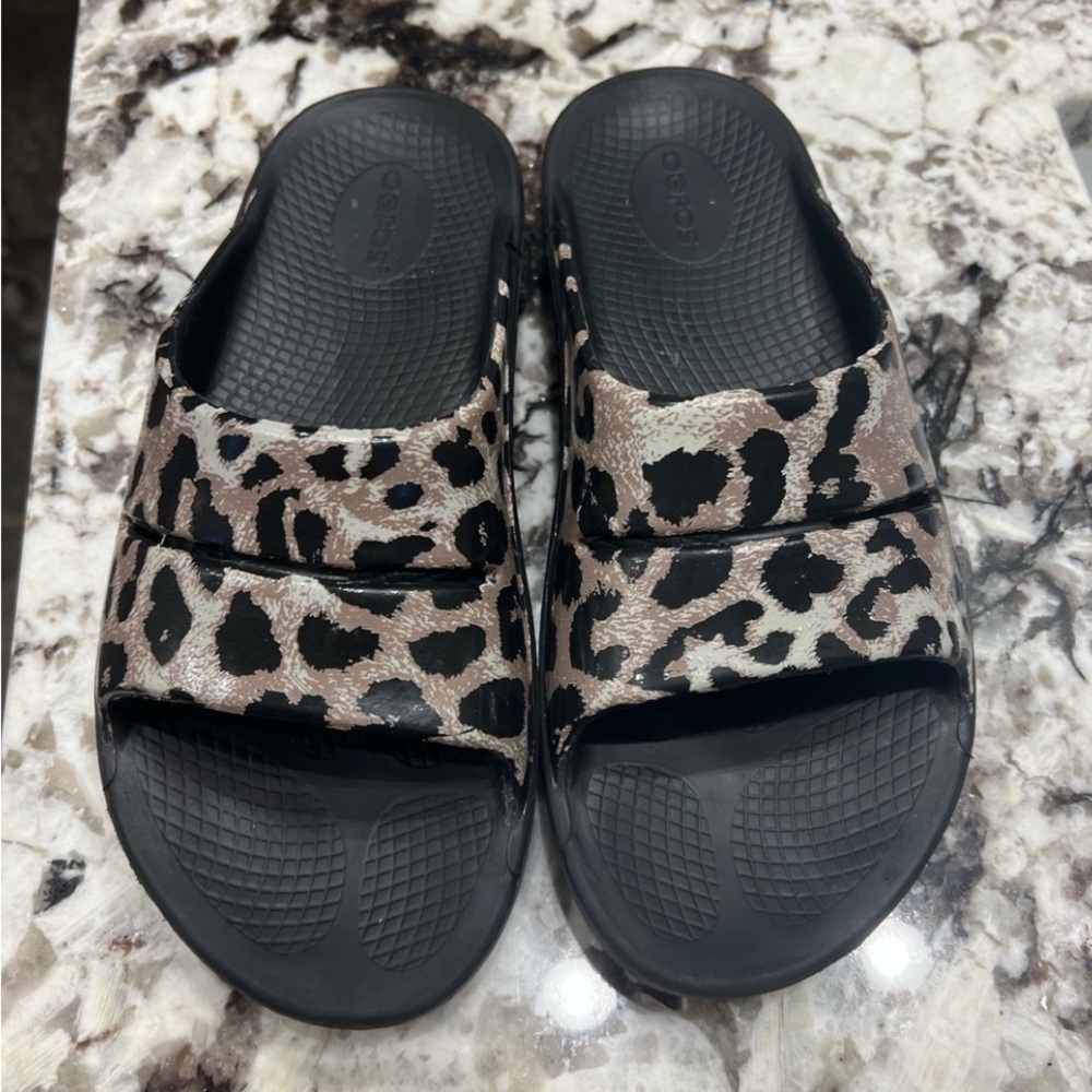 Oofos Sandals